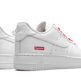 air-force-1-low-white-supreme-799183_800x_4e8dc99a-baf4-4413-9c27-4682576231a9.png